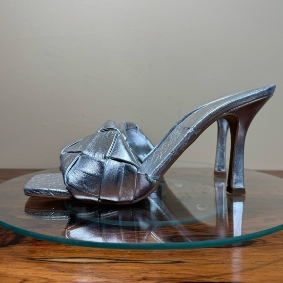 Vince Camuto Brelanie Sandal silver in size 7 - Picture 8 of 13